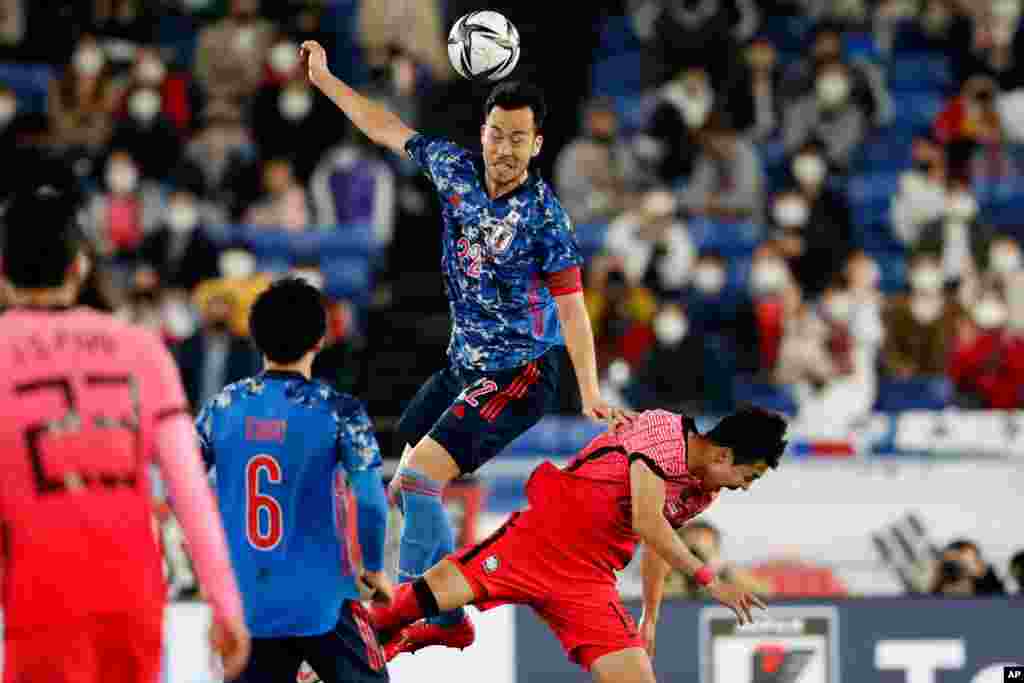 دیدار دوستانه تیم‌های ملی فوتبال ژاپن و کره جنوبی در یوکوهاما. تیم ژاپن در خانه با نتیجه ۳ - ۰ به پیروزی دست یافت.