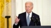 Presiden AS Joe Biden berbicara dalam acara penganugerahan medali kehormatan untuk dua tentara AS di Gedung Putih, Washington, pada 3 Juli 2024. (Foto: AP/Susan Walsh)