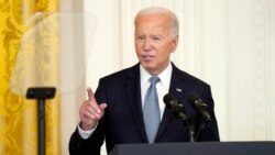 Presiden AS Joe Biden berbicara dalam acara penganugerahan medali kehormatan untuk dua tentara AS di Gedung Putih, Washington, pada 3 Juli 2024. (Foto: AP/Susan Walsh)