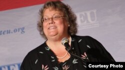 美国联邦“全国财政雇员工会（NTEU）”主席科林·凯利