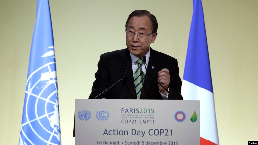 Sekjen PBB Ban Ki-moon saat memberikan pidato pada KTT Iklim di pinggiran Paris, 5 Desember lalu (foto: dok). 