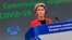 ທ່ານນາງ Ursula von der Leyen, ປະທານຄະນະກຳມາທິການສະຫະພາບຢູໂຣບ ກ່າວຄໍາປາໄສຢູ່ໃນກອງປະຊຸມຖະແຫລງຂ່າວ ກ່ຽວກັບການຮັບມືກັບ COVID-19ຂອງຄະນະກໍາມາທິການຢູ່ສໍານັກງານໃຫຍ່ຂອງ EU ນະຄອນຫຼວງບຣັສເຊີລສ໌ (Brussels) ຂອງເບລຈຽມ