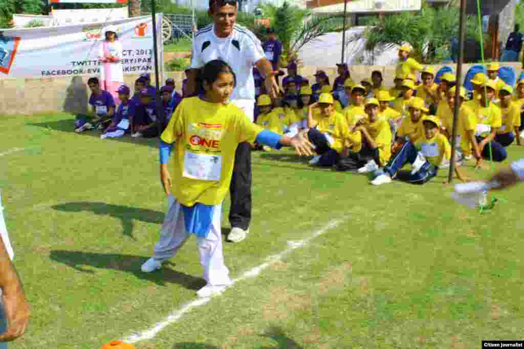 ماہرین کا کہنا ہے کہ معاشرے میں زچہ و بچہ کی بنیادی صحت سے متلعق آگاہی پیدا کرکے  بچوں کی شرح اموات میں کمی کرنے میں مدد مل سکتی ہے۔ 