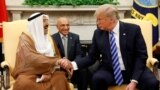 دونالد ترامپ رئیس جمهوری ایالات متحده، در کاخ سفید، میزبان امیر کویت بود. دو طرف در مورد مسائل دوجانبه، توسعه روابط تجاری و نیز همکاری&zwnj;های امنیتی و ایران گفت&zwnj;وگو کردند.