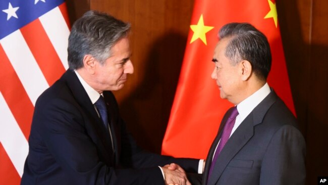 토니 블링컨 미국 국무장관과 왕이 중국 외교부장이 지난 16일 독일 뮌헨에서 회담했다.