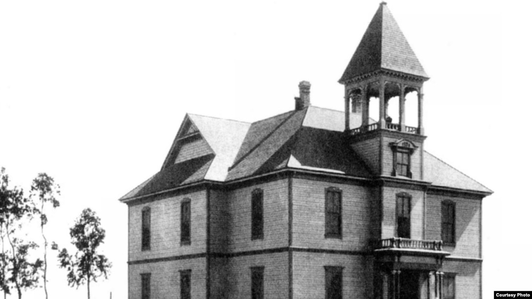 Trường học Bolsa School xây năm 1888, toạ lạc ở chỗ hiện nay là góc Bolsa và Brookhurst, không rõ năm chụp. Hình courtesy Orange County Archives.