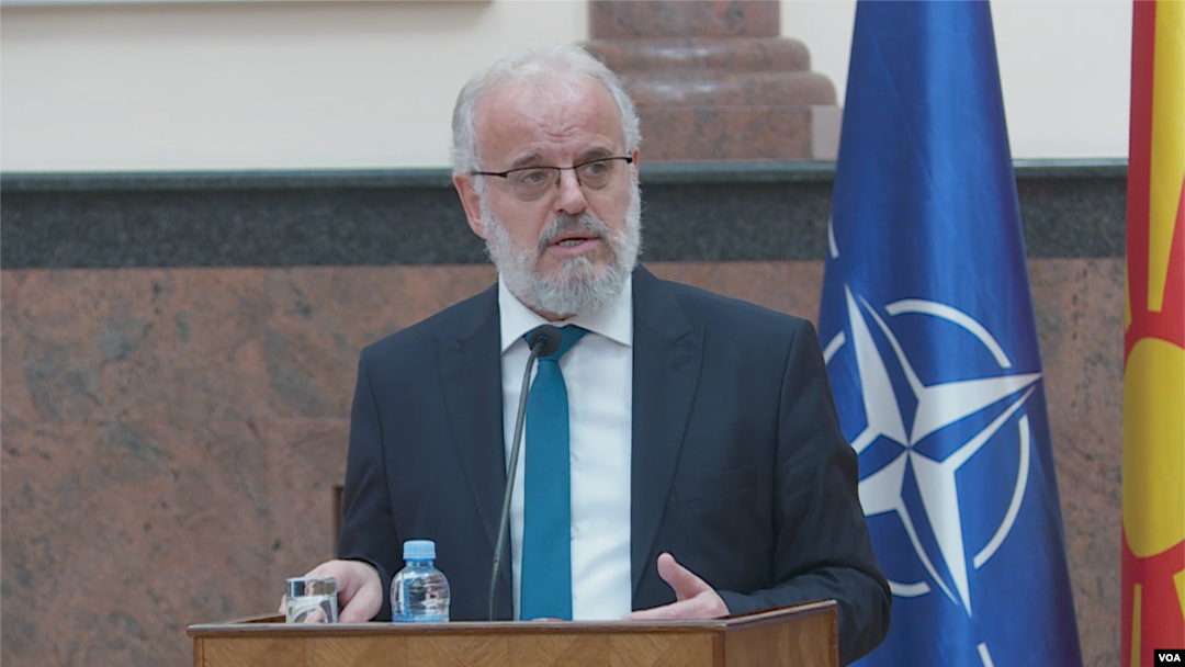 „Согласно Деловникот, претседателот соодветно ќе информира за датумот за свикување на пленарната седница на чиј што дневен ред ќе биде Информацијата Информација за содржината на предлог-преговарачката рамка“, соопштија од Собранието