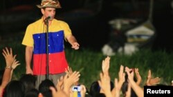 Henrique Capriles dijo que desea escuchar las propuestas y soluciones que tienen en mente los venezolanos.