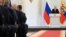 Rossiya Prezidenti Vladimir Putin Ukrainaning to'rt hududini Rossiya tarkibiga qo'shib olish haqidagi shartnomani imzolash marosimida nutq so'zlamoqda, Moskva, Rossiya, 2022-yil, 30-sentabr.