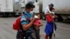 Unicef: Heridos y traumatizados, así retornan a sus países los niños de la caravana