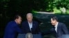 Predsjednik SAD Džo Bajden sa južnokorejskim predsjednikom Jun Suk Jeolom (L) i japanskim premijerom Fumiom Kušidom na konferenciji za novinare posle samita u Kemp Dejvidu (Foto: REUTERS/Evelyn Hockstein)