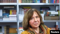 La escritora bielorrusa, Svetlana Alexievich, durante una feria de libros en Minsk, Bielorrusia.