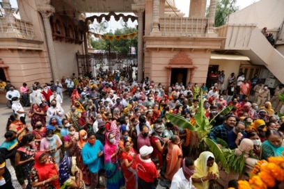 India Sounds Alarm Over 'Revenge Travel' as Tourists Crowd Holiday Spots