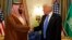 Gjatë vizitës në vitin 2017, Presidenti Trump takohet me Princin bin Salman