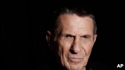 Aktor Leonard Nimoy pada sebuah foto yang diambil tahun 2009 di Beverly Hills, California.