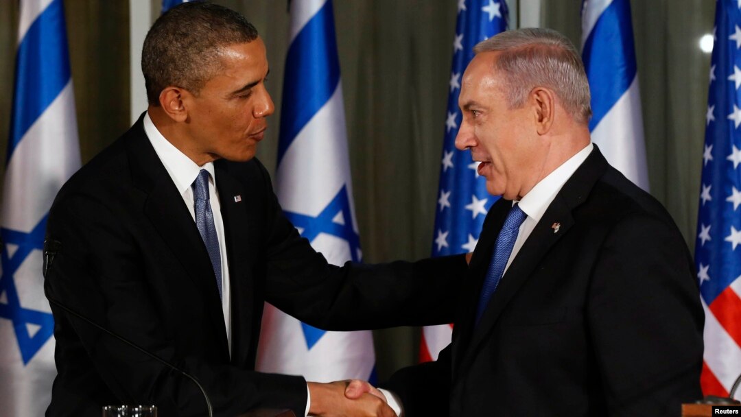 Presiden AS Barack Obama dan PM Israel Benjamin Netanyahu berjabat tangan saat mengadakan jumpa pers bersama di Yerusalem, Rabu (20/3). 