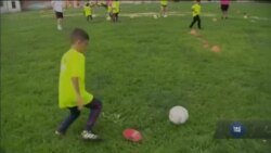 Як у США працюють мережі безкоштовних футбольних гуртків для дітей. Відео