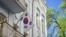 우크라이나 키이우에 있는 주우크라이나 한국 대사관 건물 외벽에 태극기가 걸려 있다. (자료사진)