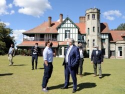 La reunión entre los presidentes de Uruguay y Argentina tuvo lugar en la estancia presidencial del departamento de Colonia, a unos 200 kilómetros al oeste de Montevideo. Foto cortesía de Comunicación Presidencial Uruguay.