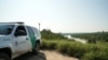 En la imagen se observa un vehículo de la Patrulla Fronteriza de EE.UU. en las cercanías del Rio Grande en Laredo, Texas, foto de archivo de septiembre de 2019.