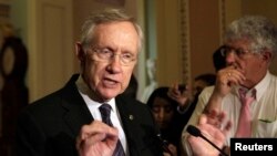 El líder de la mayoría en el Senado, Harry Reid convocó a una reunión para este viernes para culminar la redacción de la enmienda.