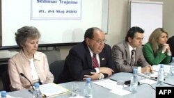 Uidhërs, thirrje partive politike për të bashkëpunuar