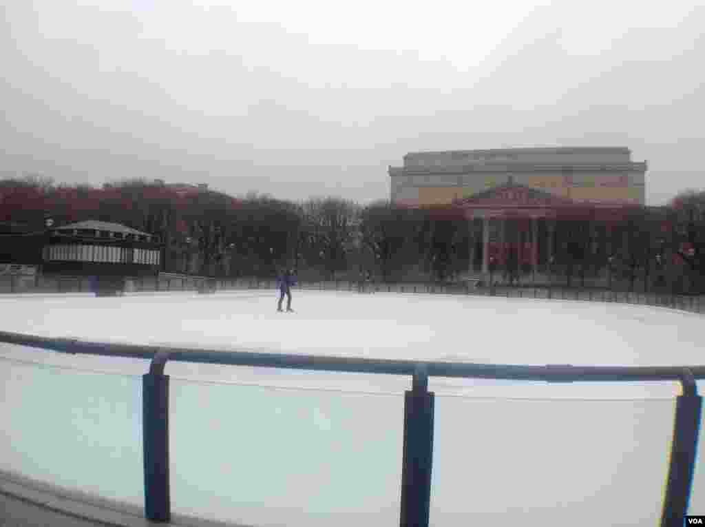 史密森博物院游览区的溜冰场