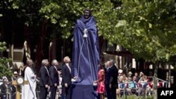 Në Londër përurohet statuja e Presidentit Regan