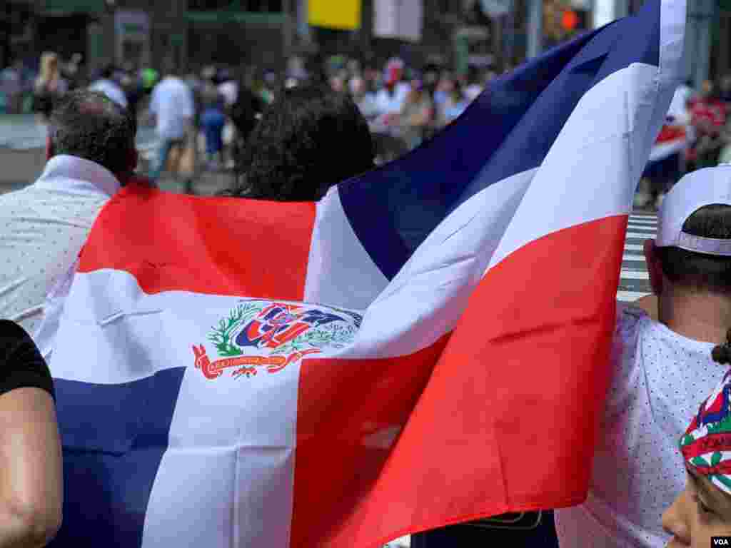 El desfile conocido como la &#39;Gran Parada Dominicana&#39; es el más importante de la comunidad dominicana en el extranjero. Foto: Jorge Agobian - VOA.