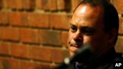 21일 남아프리카공화국 프레토리아에서 열린 오스카 피스토리우스의 보석심리에서, 증인으로 출석한 힐튼 보타 형사.