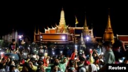 ထိုင်းအစိုးရ နုတ်ထွက်ပေးရေး မြို့တော်ဘန်ကောက်မှာ တောင်းဆိုဆန္ဒပြနေသူများ။ (စက်တင်ဘာ ၁၉၊ ၂၀၂၀)