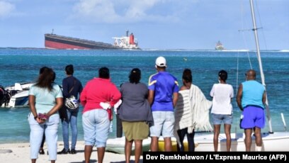 Du Fioul S Ecoule A Nouveau Du Bateau Echoue