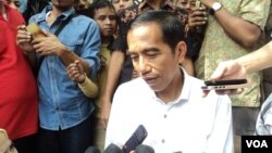 Presiden terpilih, Jokowi didesak untuk membentuk tim kepresidenan yang bertugas menyelesaikan kasus-kasus pelanggaran HAM masa lalu dalam seratus hari pertama kerjanya (foto: dok).