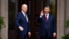 រូបឯកសារ៖ ប្រធានាធិបតី​សហរដ្ឋអាមេរិក​លោក Joe Biden និង​ប្រធានាធិបតី​ចិន​លោក Xi Jinping ចូលរួម​កិច្ច​ប្រជុំ​មួយ​នៅ​ទីក្រុង Woodside រដ្ឋ California កាលពីថ្ងៃទី១៥ ខែវិច្ឆិកា ឆ្នាំ២០២៣។ (Doug Mills/The New York Times via AP)