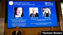 David Haviland, miembro del Comité Nobel de Física y secretario general de la Real Academia Sueca de Ciencias Goran K. Hansson, anuncian a los ganadores del Premio Nobel de Física 2020.