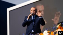 Cumhurbaşkanı Erdoğan, yerel seçime günler kala, dün Diyarbakır'da miting düzenledi.