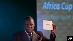 Issa Hayatou, président de la Confédération africaine de football, lors de l'annonce de la Coupe d'Afrique des Nations 2017 au Gabon, le 8 avril 2015