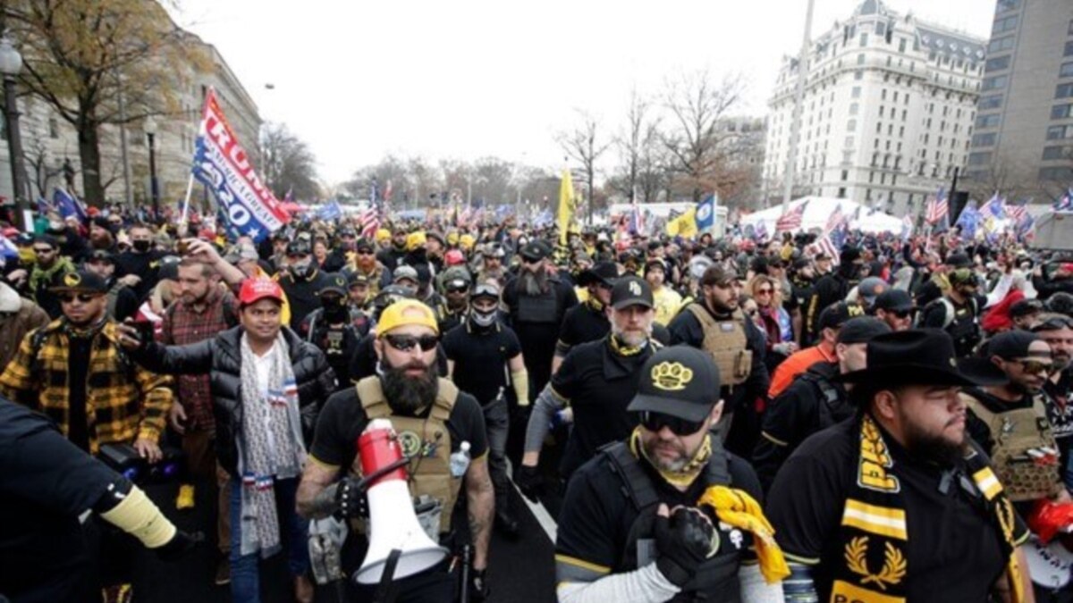 Лидерам Proud Boys предъявлены обвинения в заговоре с целью подрыва демократии в США