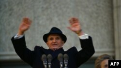 Familja Çaushesku kërkon analizat e ADN-së për të konfirmuar identitetin e trupave