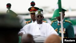 Elu le 25 février à l'issu d'un scrutin contesté, M. Tinubu a promis des réformes pour sortir le Nigeria des difficultés financières.