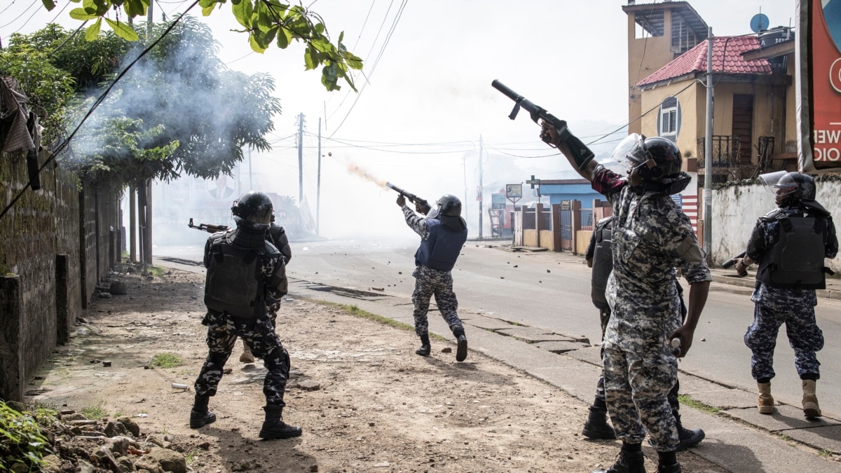 Twenty killed in Sierra Leone attack and nearly 2,000 prisoners