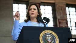 ARCHIVO - La vicepresidenta estadounidense Kamala Harris habla durante un mitin de campaña del presidente estadounidense Joe Biden en Filadelfia, Pensilvania, el 29 de mayo de 2024.