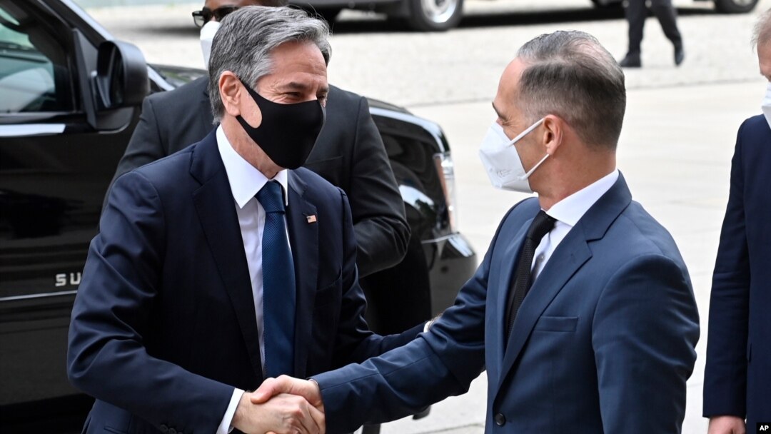 Nemački ministar spoljnih poslova Hajko Mas i državni sekretar SAD Entoni Blinken u Berlinu (Foto: AP/John MacDougall/Pool)
