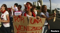 Las mujeres salen al frente en Venezuela para poner fin a la violencia.