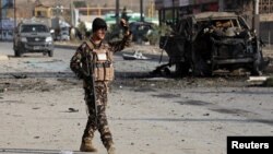 Bombalı araçla düzenlenen saldırıda en az 7 kişi hayatını kaybetti. Ölenlerden biri de okuluna gitmek üzere oradan geçen 13 yaşında bir çocuk.