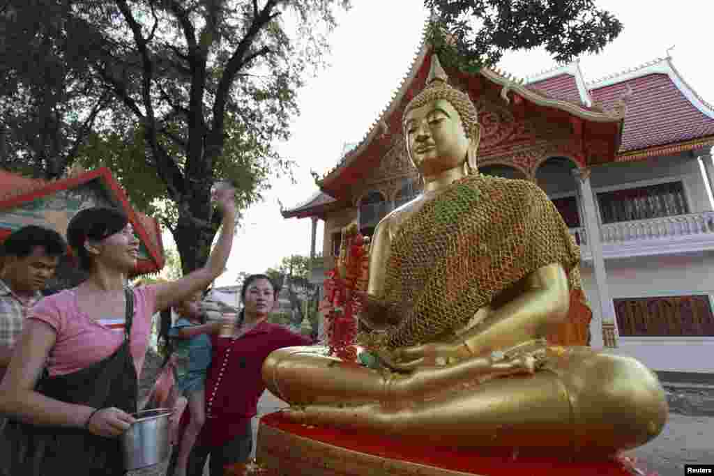 بنکاک کا شمار دنیا کے اُن شہروں میں ہوتا ہے جو سیاحوں میں سب سے زیادہ مقبول ہیں۔