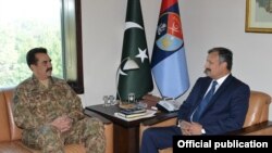 راحيل شريف په دغه مهال په دې خبره زور راوړی دی ، چې سول او پوځي استختباراتي ادارې په خپل مينځ کې کلکو اړيکو ته اړتيا لري ،