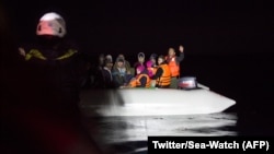 Une équipe de Sea-Watch a sauvé 92 migrants le jour de l'an en Méditerranée, 1er janvier 2018. (Twitter/Sea-Watch)