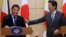 Duterte se reunió con el primer ministro japonés, Shinzo Abe, quien ha subrayado los fuertes vínculos con Washington.