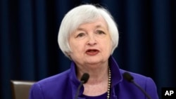 Kepala Federal Reserve, Janet Yellen memberikan keterangan kepada pers di Washington, setelah bank sentral AS menaikkan suku bunga acuan 0,25 persen hari Rabu (16/12).